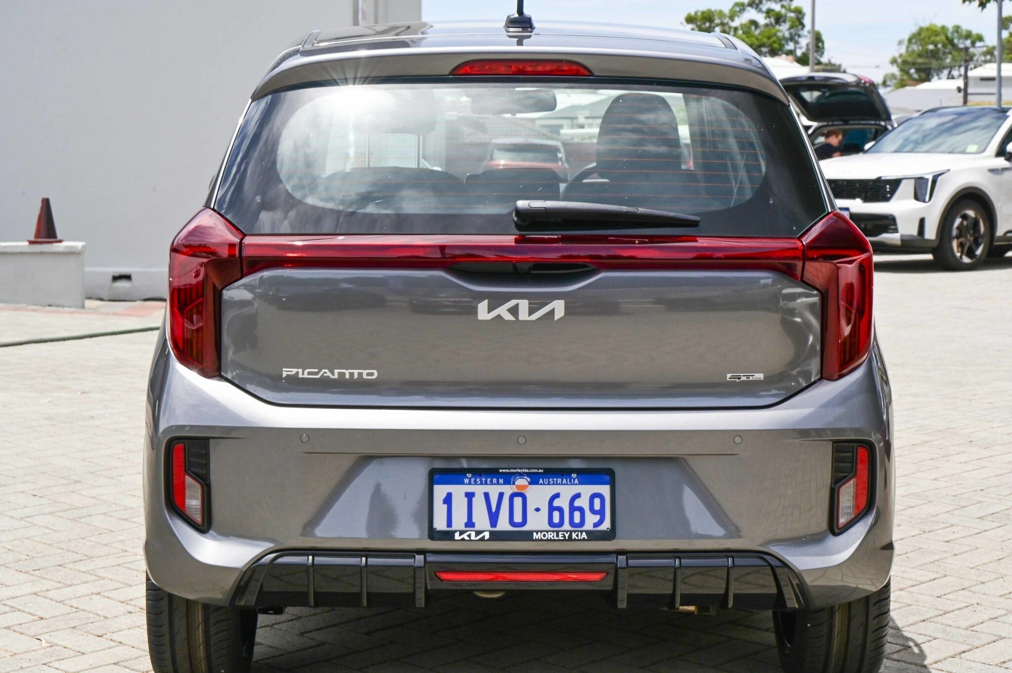 Kia Picanto image 4