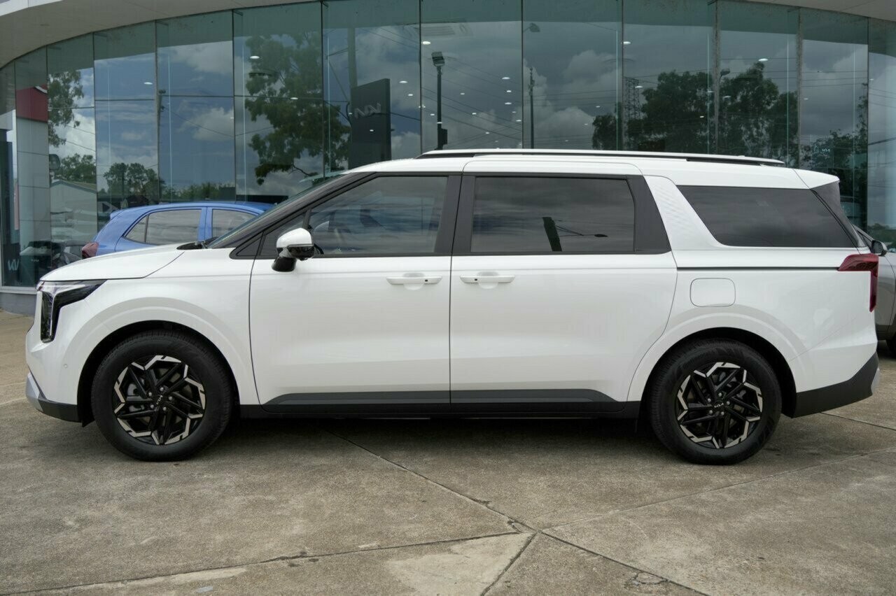 Kia Carnival image 2