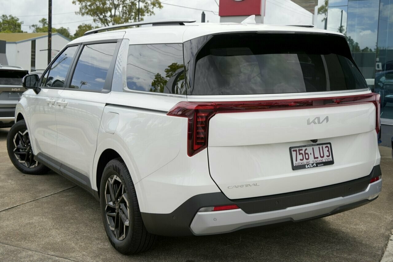 Kia Carnival image 3