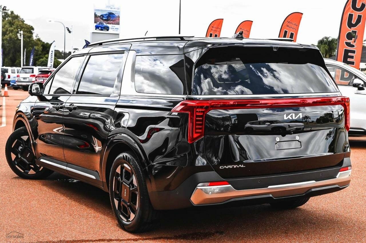 Kia Carnival image 4