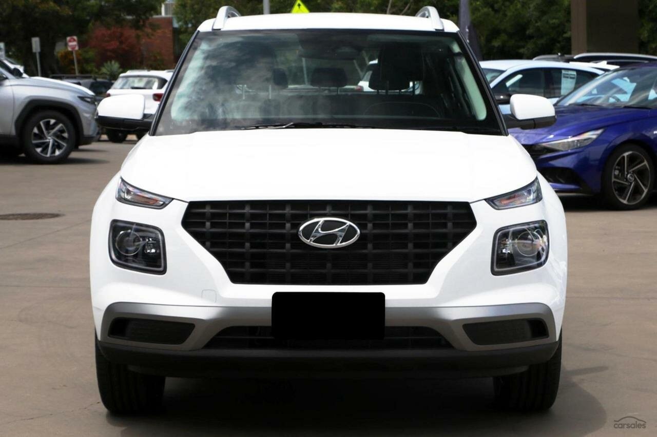 Hyundai Venue image 2