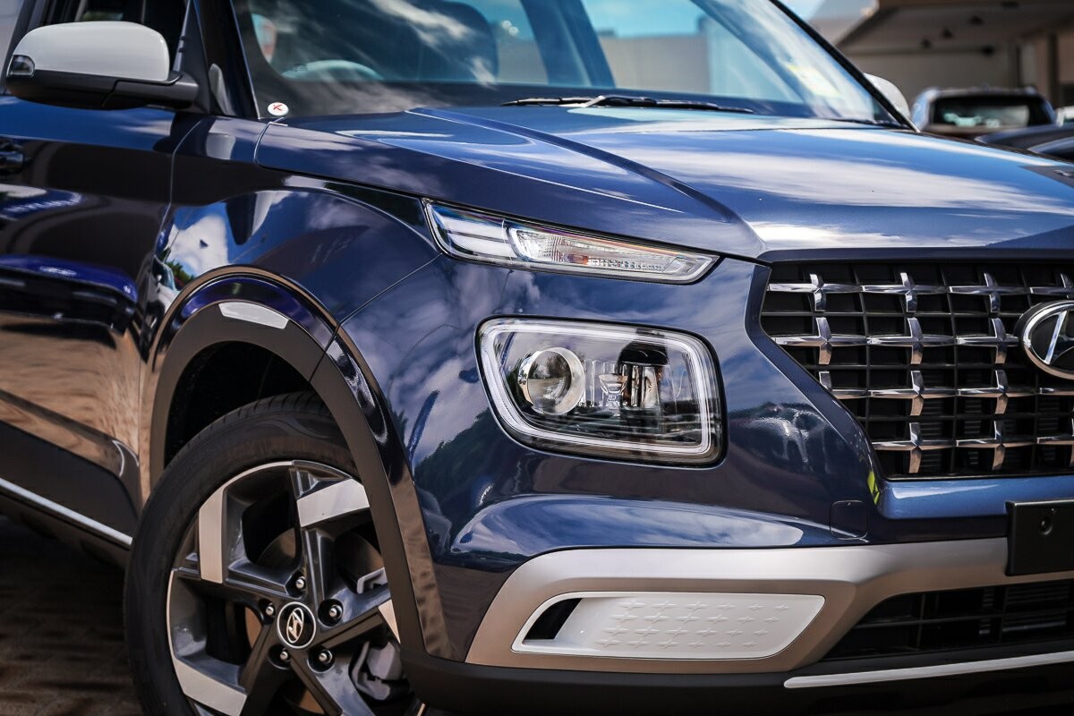 Hyundai Venue image 2