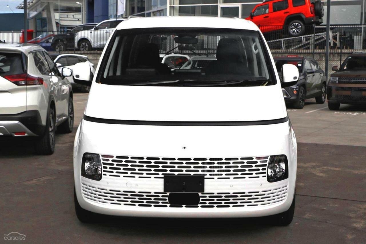 Hyundai Staria Load image 2