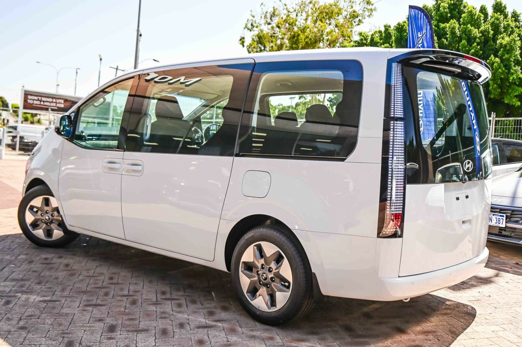 Hyundai Staria image 3