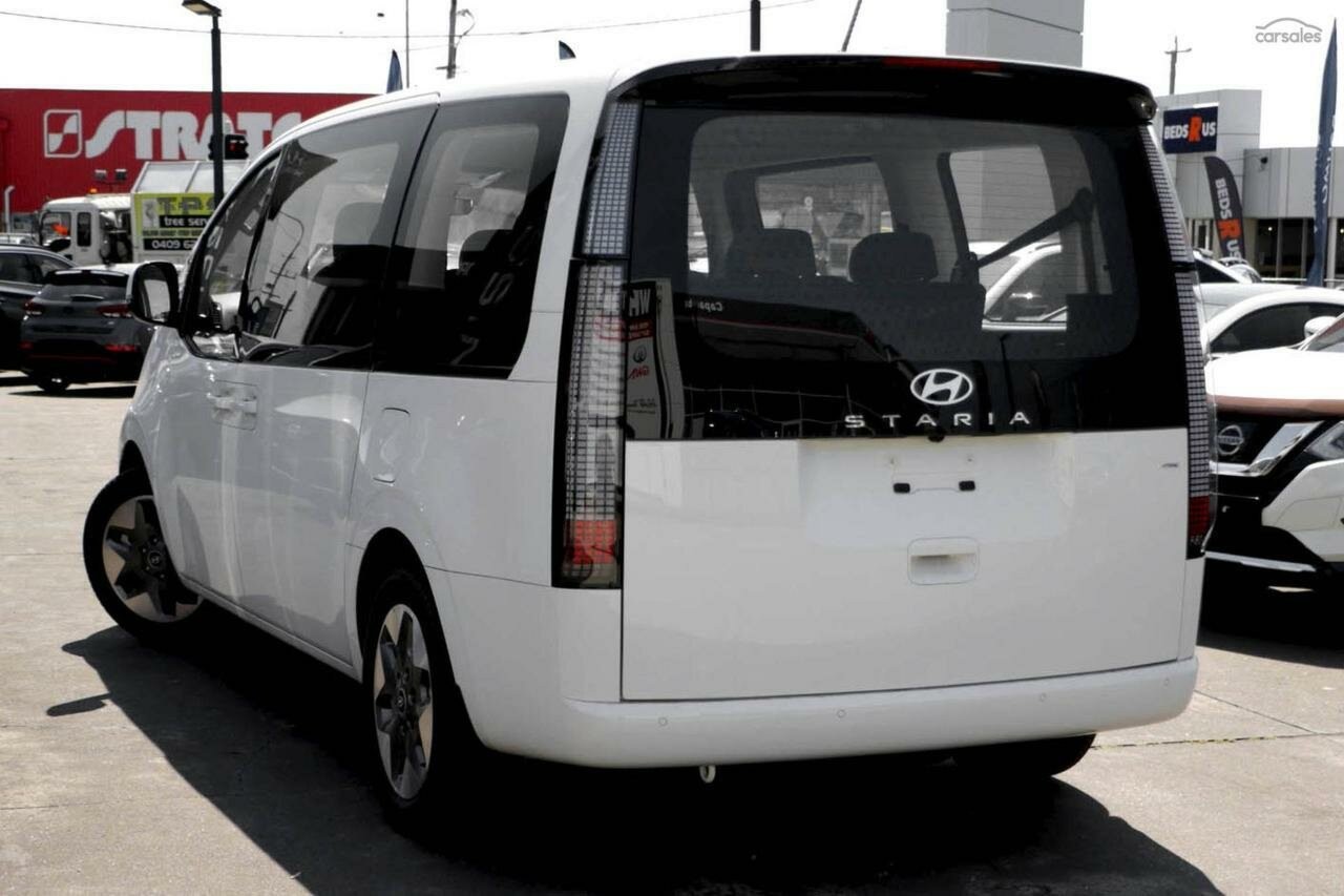 Hyundai Staria image 3
