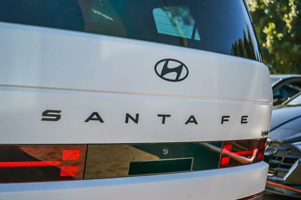 Hyundai Santa Fe image 4