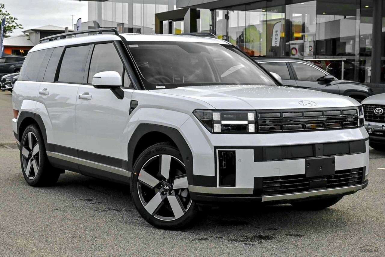 Hyundai Santa Fe image 1