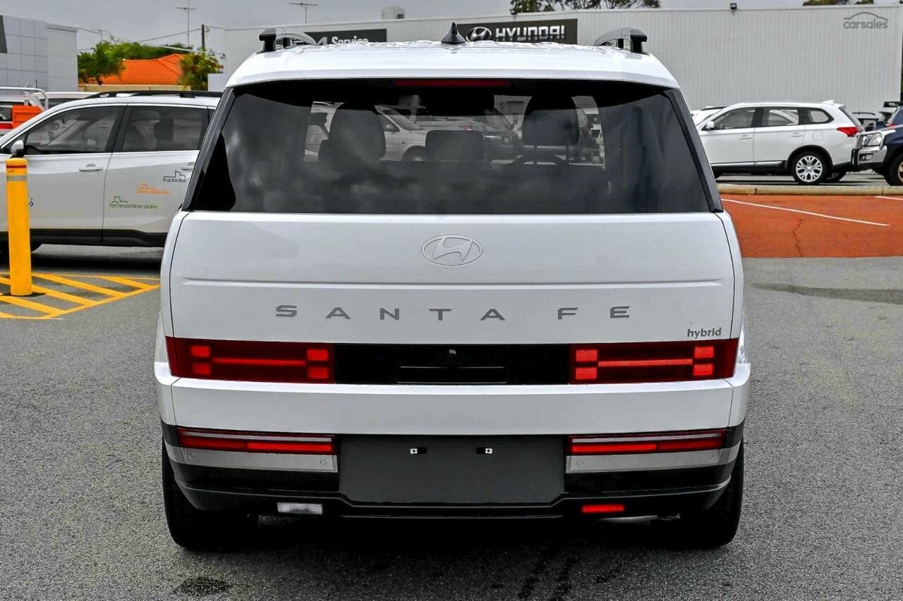 Hyundai Santa Fe image 2
