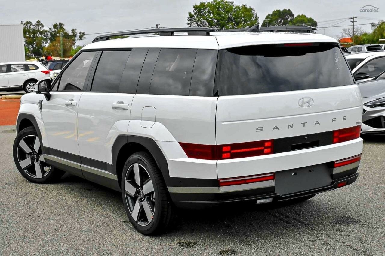 Hyundai Santa Fe image 3