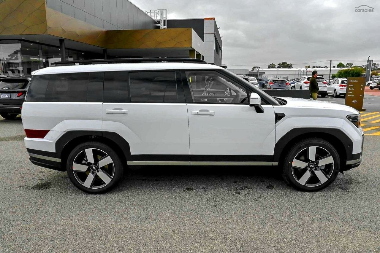 Hyundai Santa Fe image 4