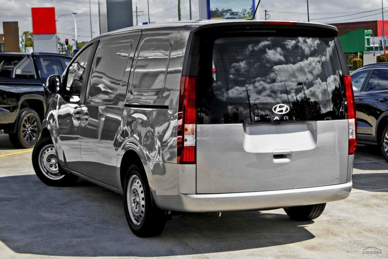 Hyundai Staria Load image 4