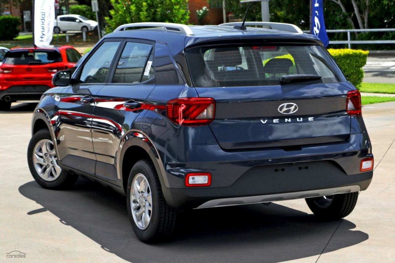 Hyundai Venue image 3