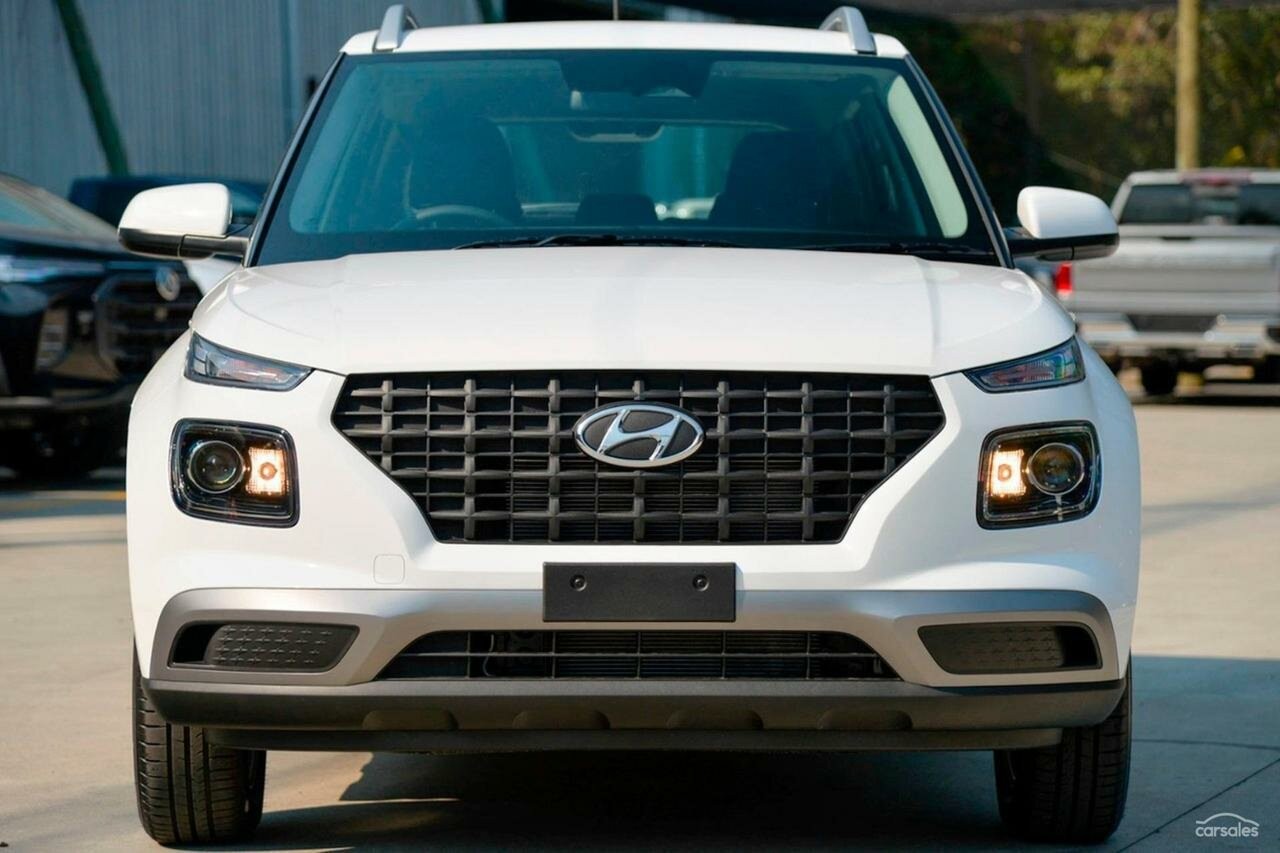 Hyundai Venue image 2