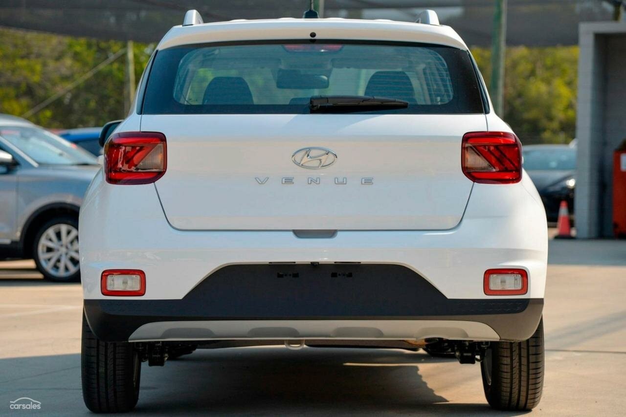 Hyundai Venue image 3