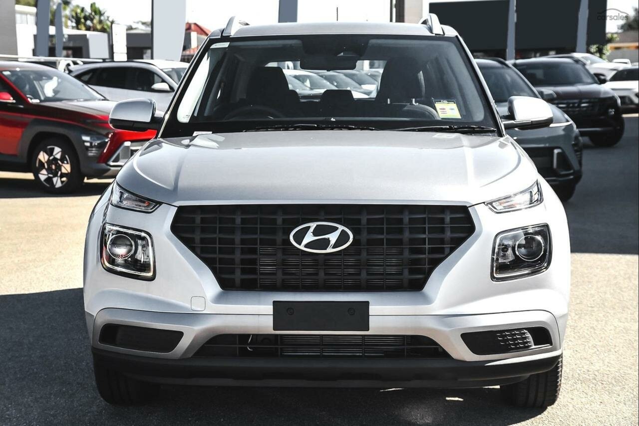 Hyundai Venue image 2
