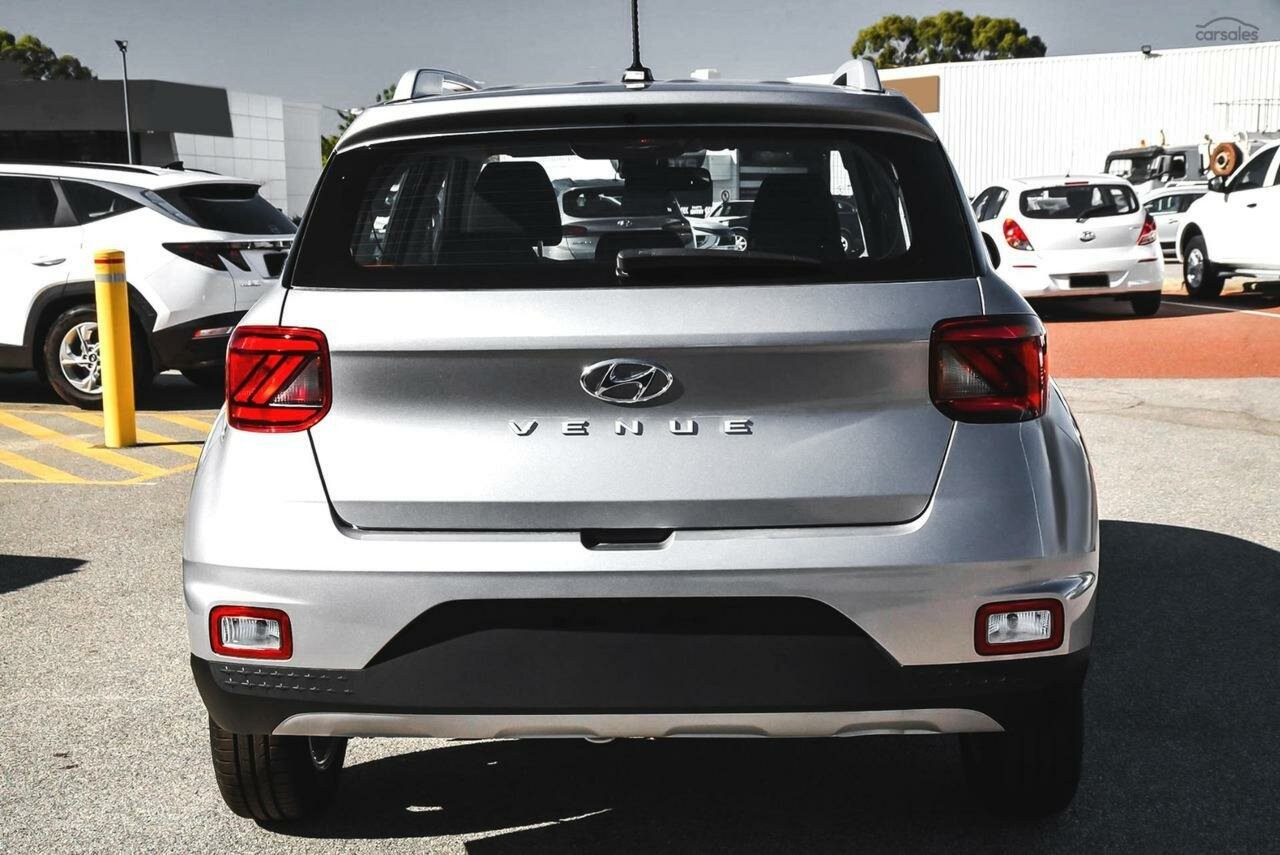 Hyundai Venue image 3