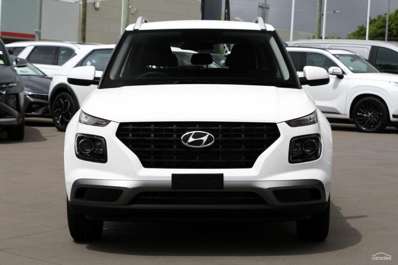 Hyundai Venue image 2
