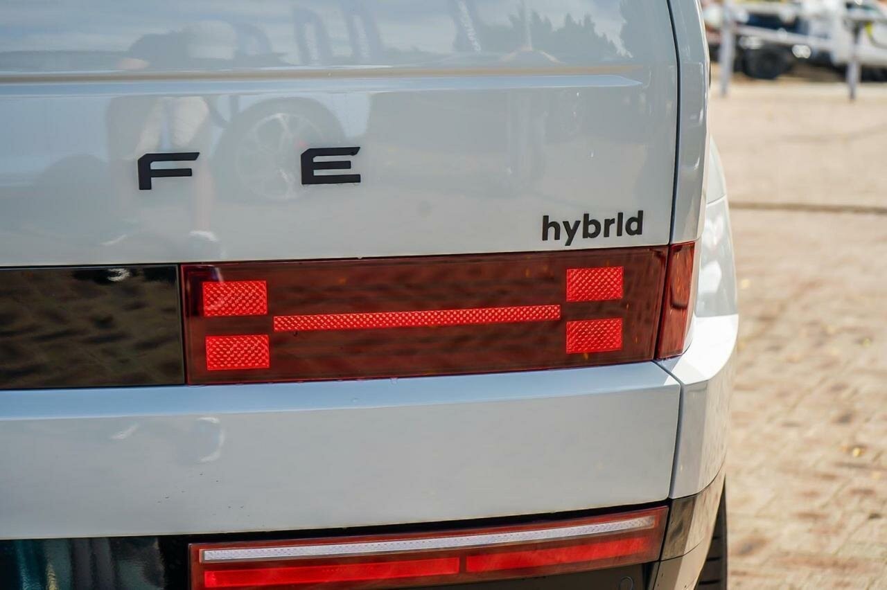 Hyundai Santa Fe image 2