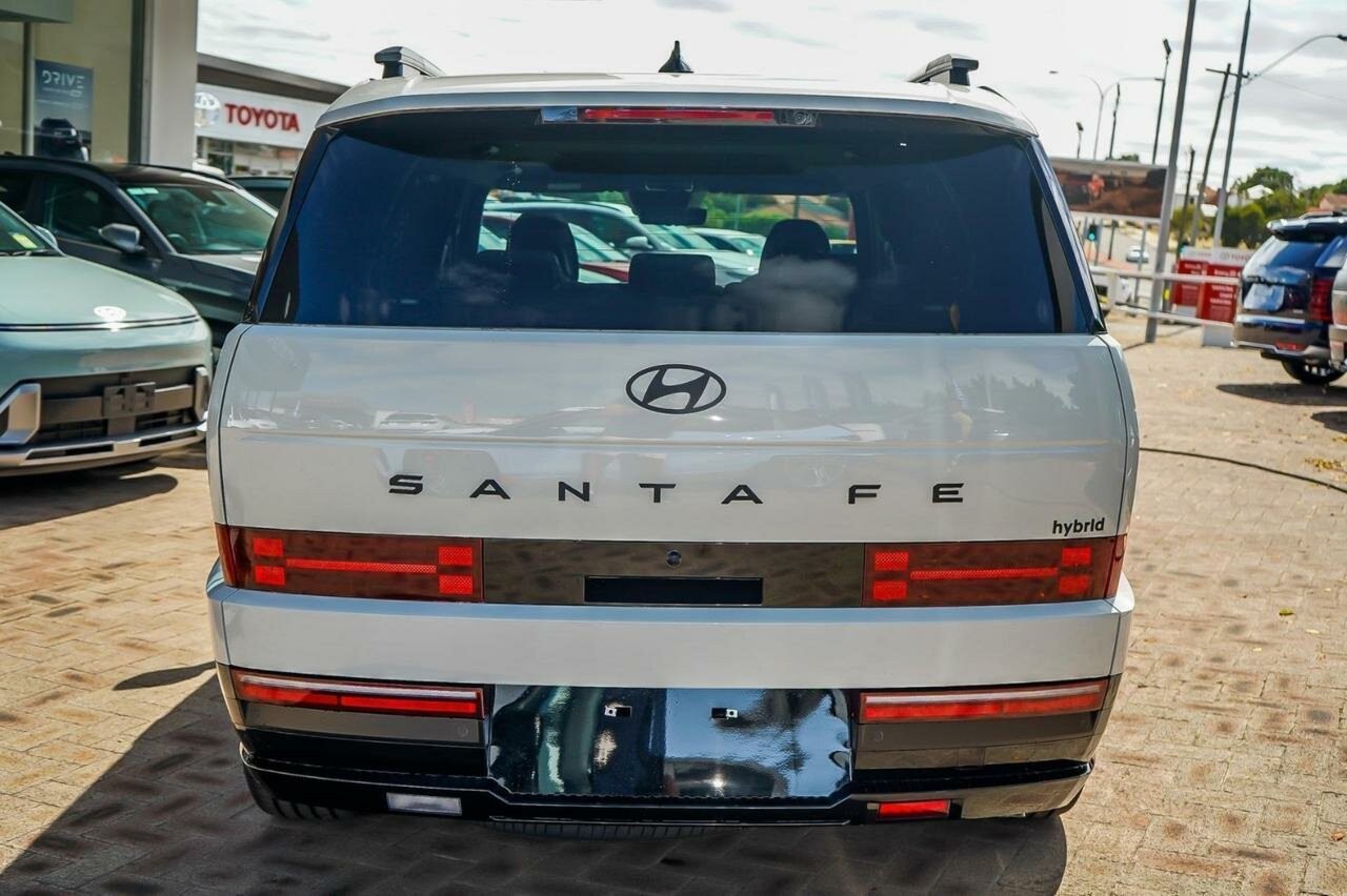 Hyundai Santa Fe image 3