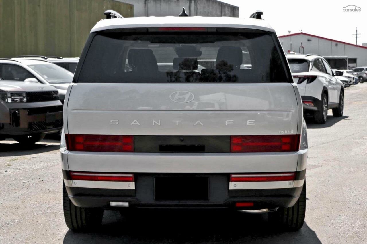 Hyundai Santa Fe image 3