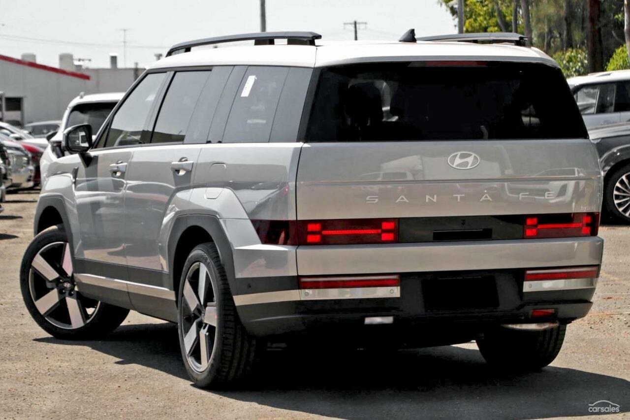 Hyundai Santa Fe image 4