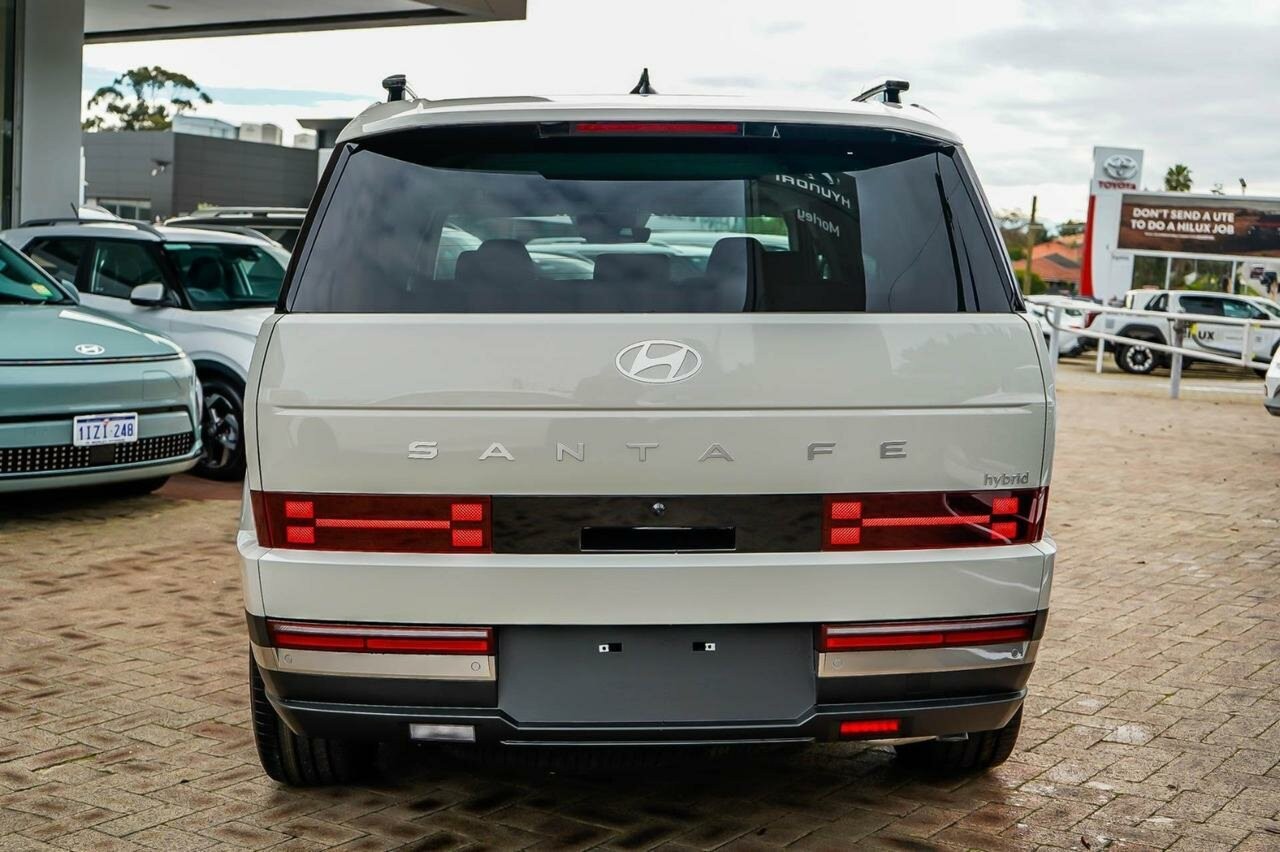 Hyundai Santa Fe image 3