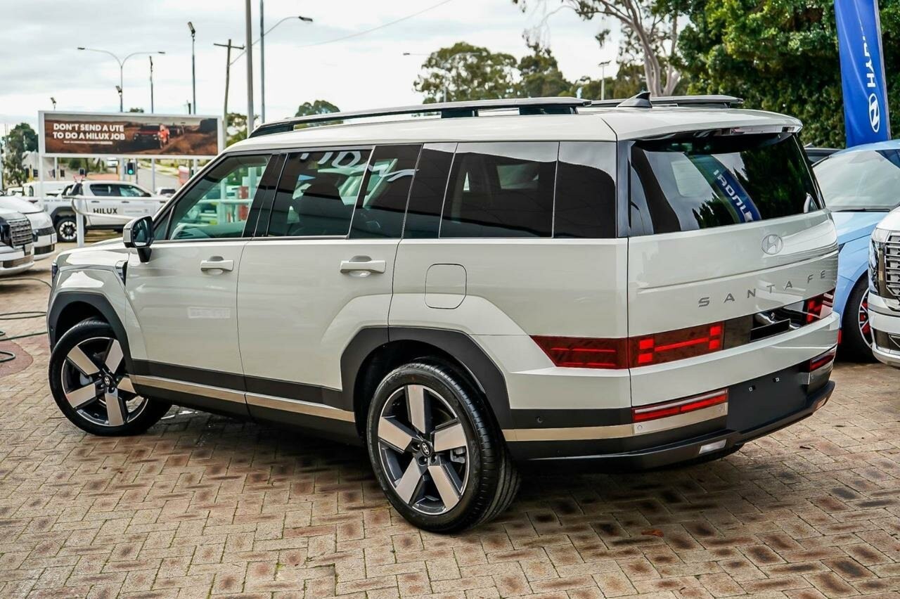 Hyundai Santa Fe image 4