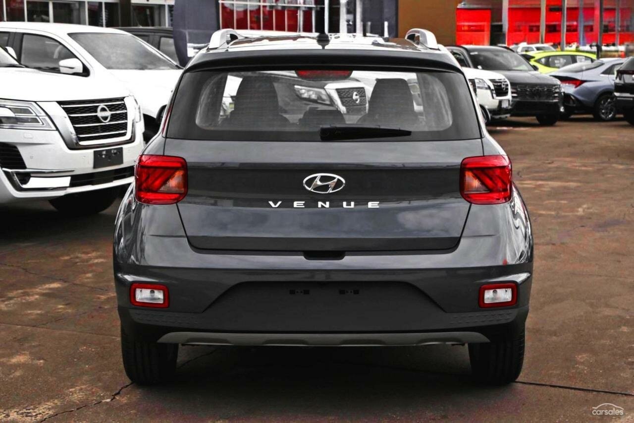 Hyundai Venue image 3