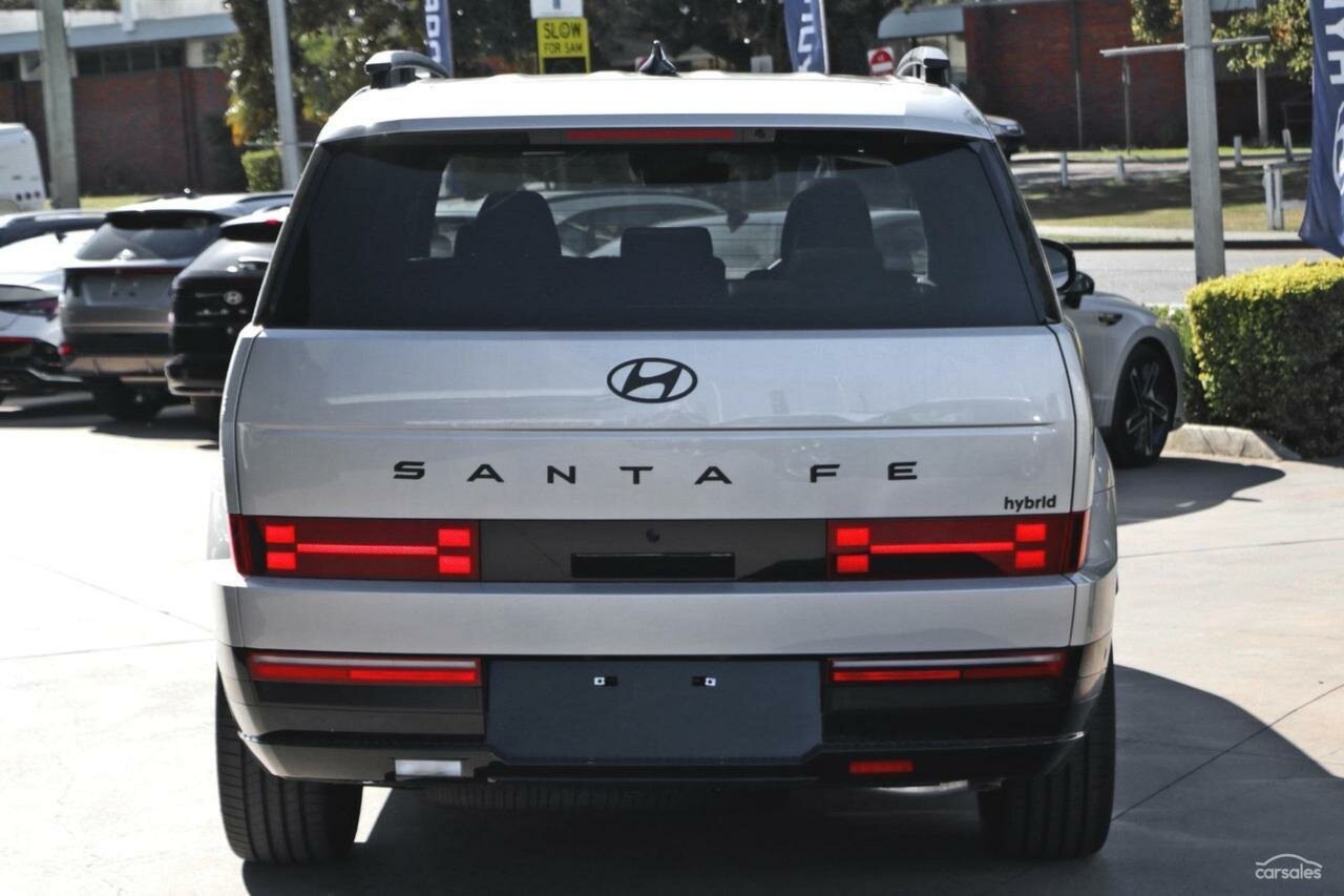 Hyundai Santa Fe image 3