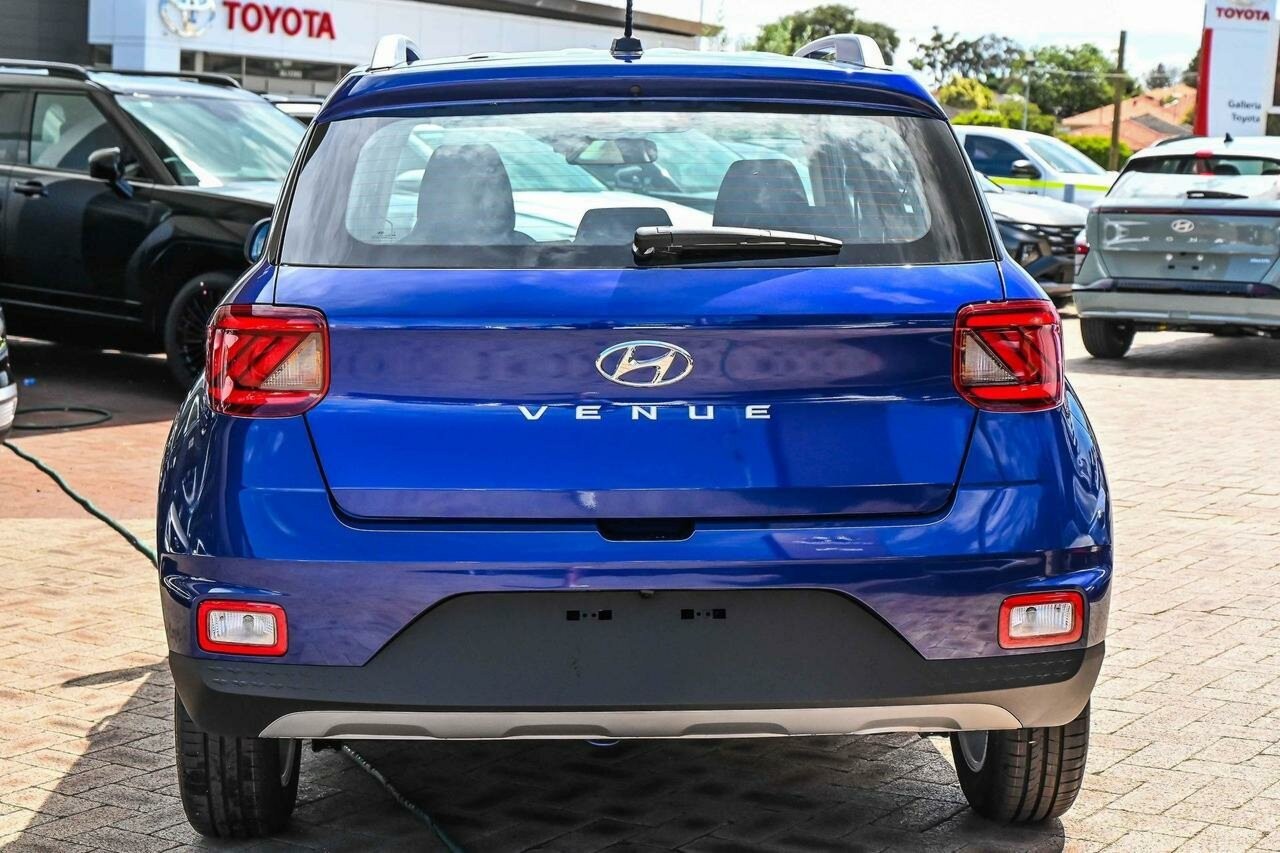 Hyundai Venue image 4