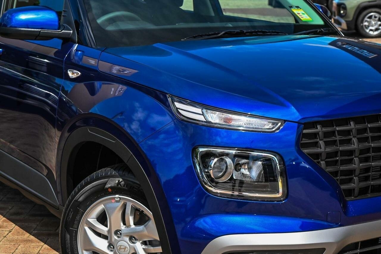 Hyundai Venue image 2