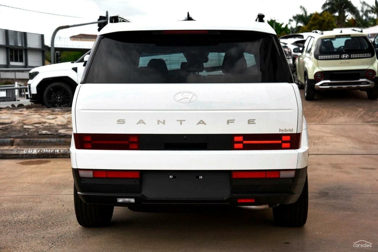 Hyundai Santa Fe image 3
