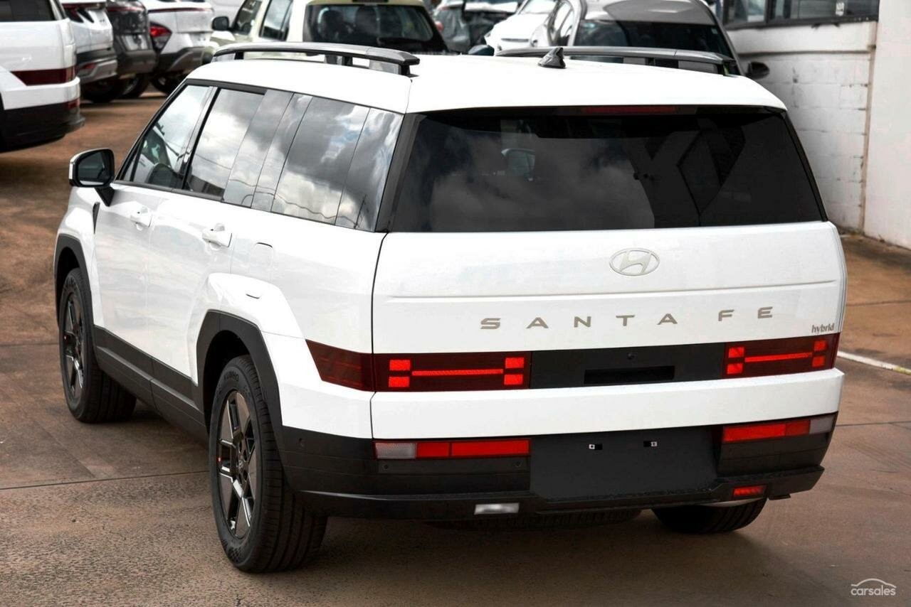 Hyundai Santa Fe image 4