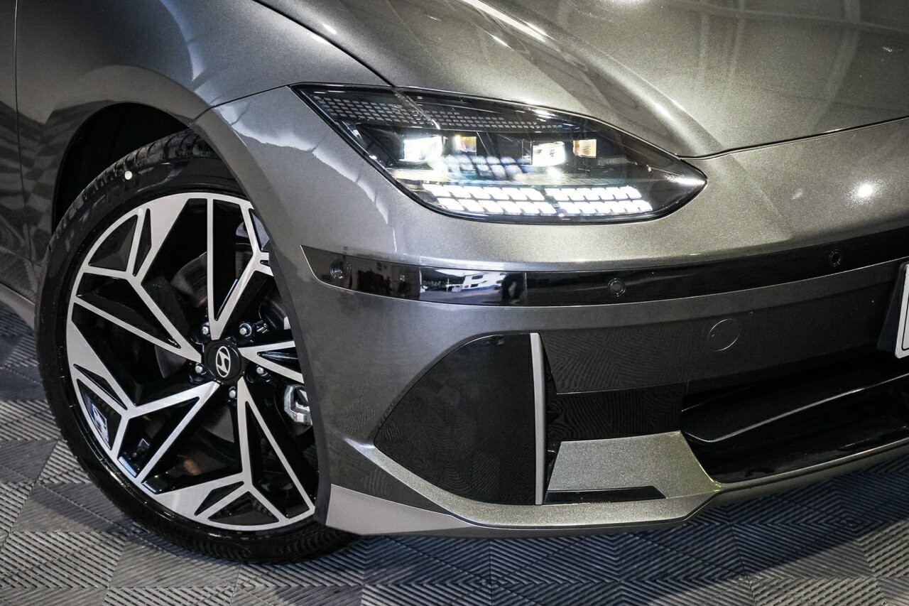 Hyundai Ioniq 6 image 2