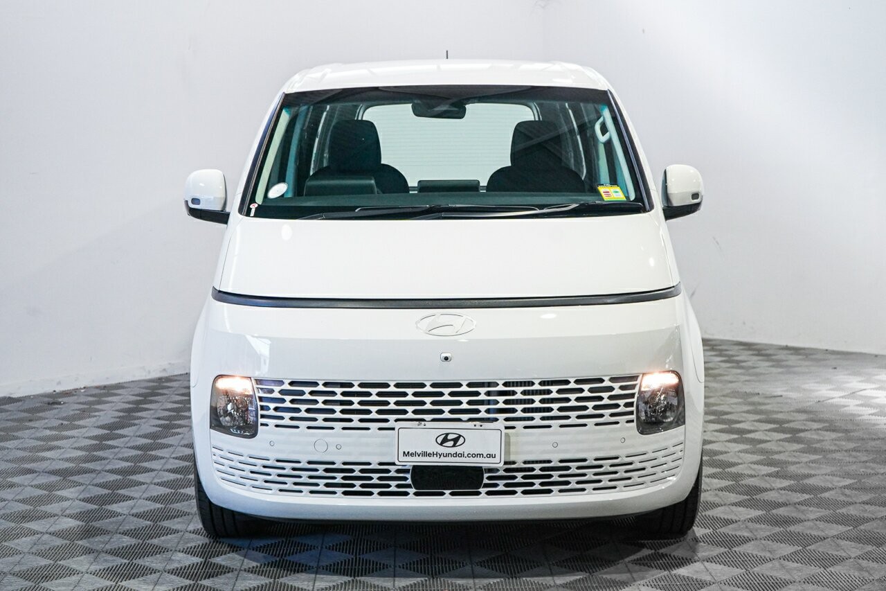 Hyundai Staria Load image 3