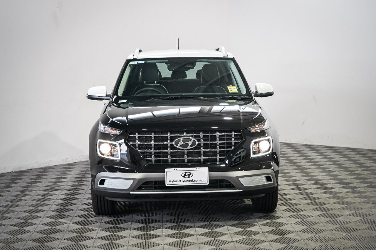 Hyundai Venue image 2