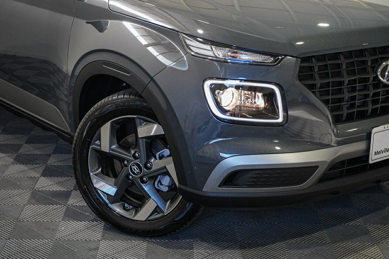 Hyundai Venue image 2