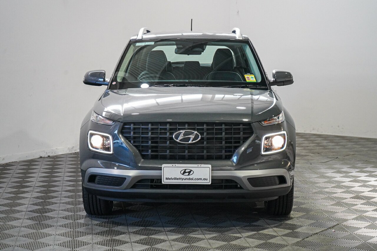 Hyundai Venue image 3