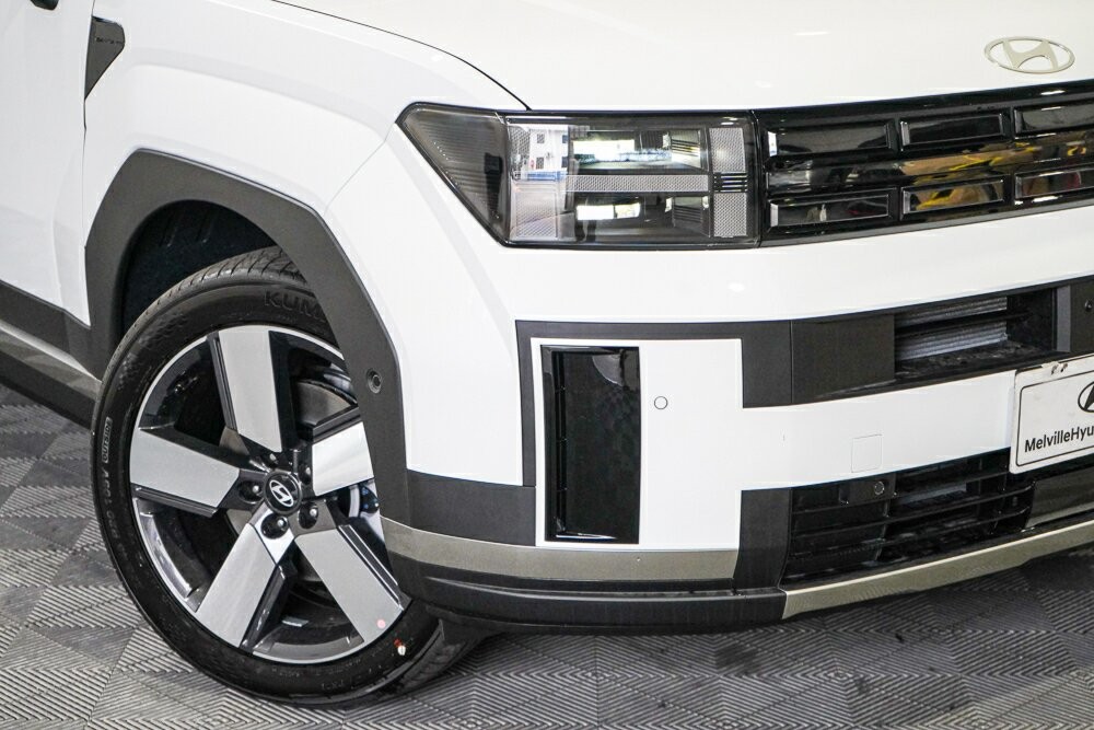 Hyundai Santa Fe image 2