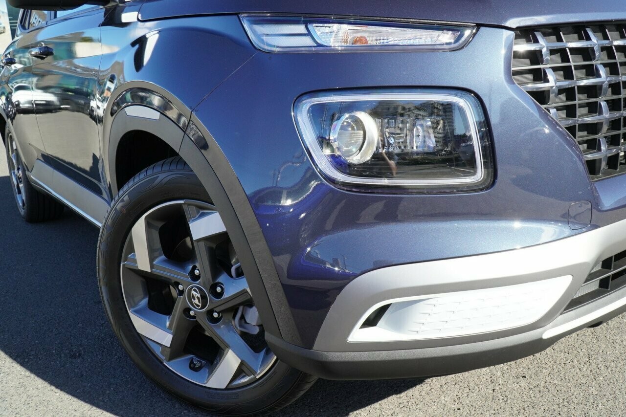 Hyundai Venue image 2