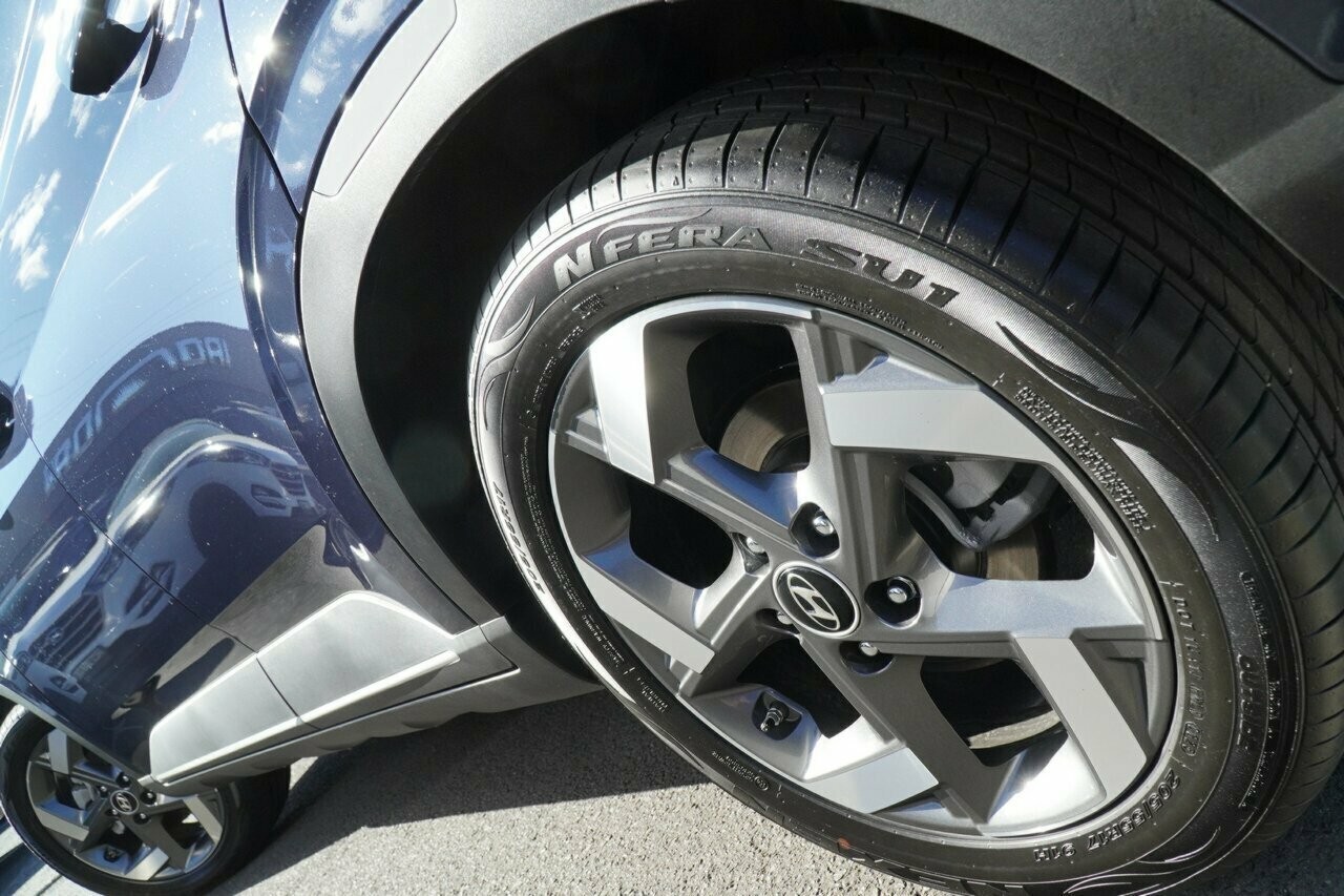Hyundai Venue image 4