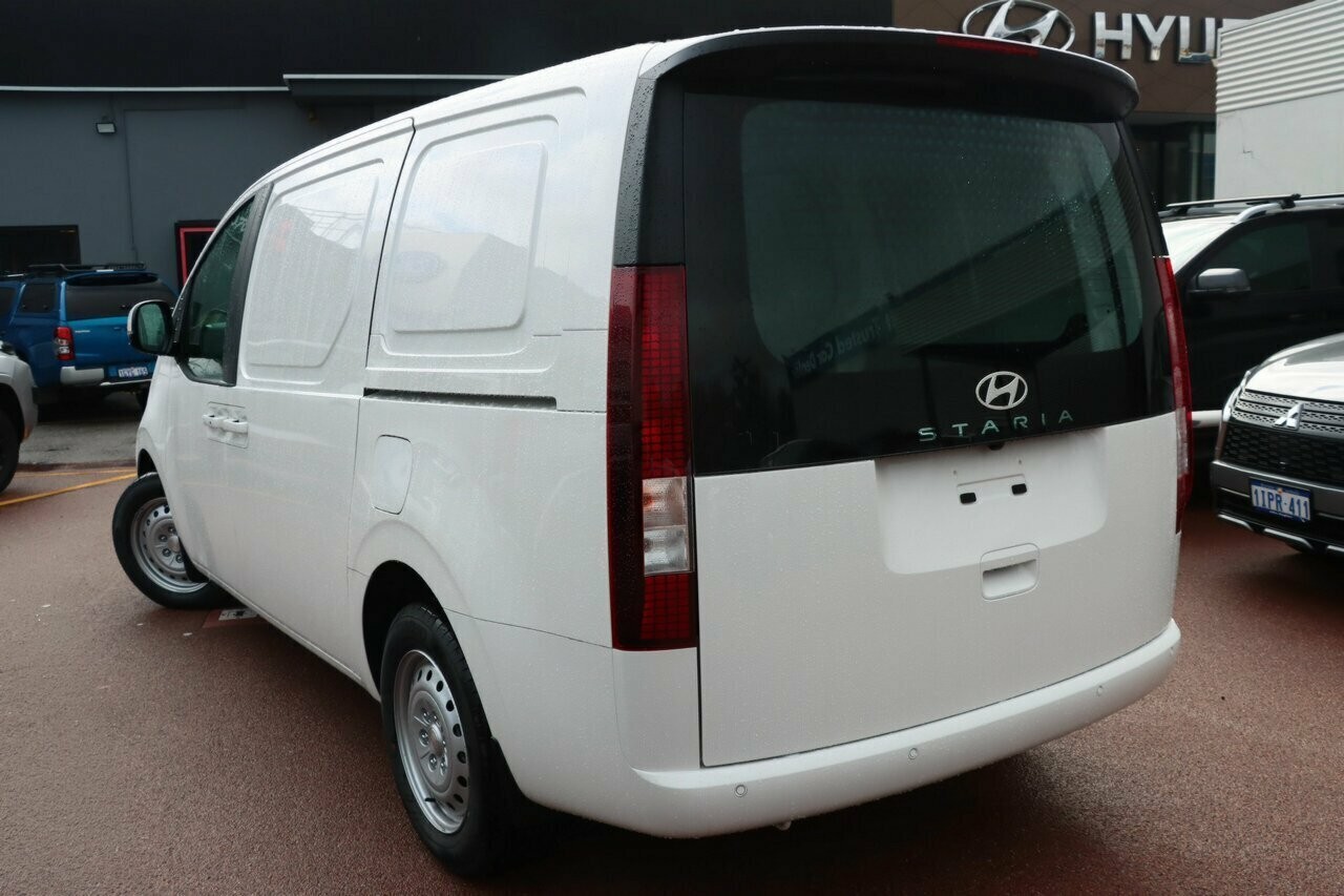 Hyundai Staria Load image 3