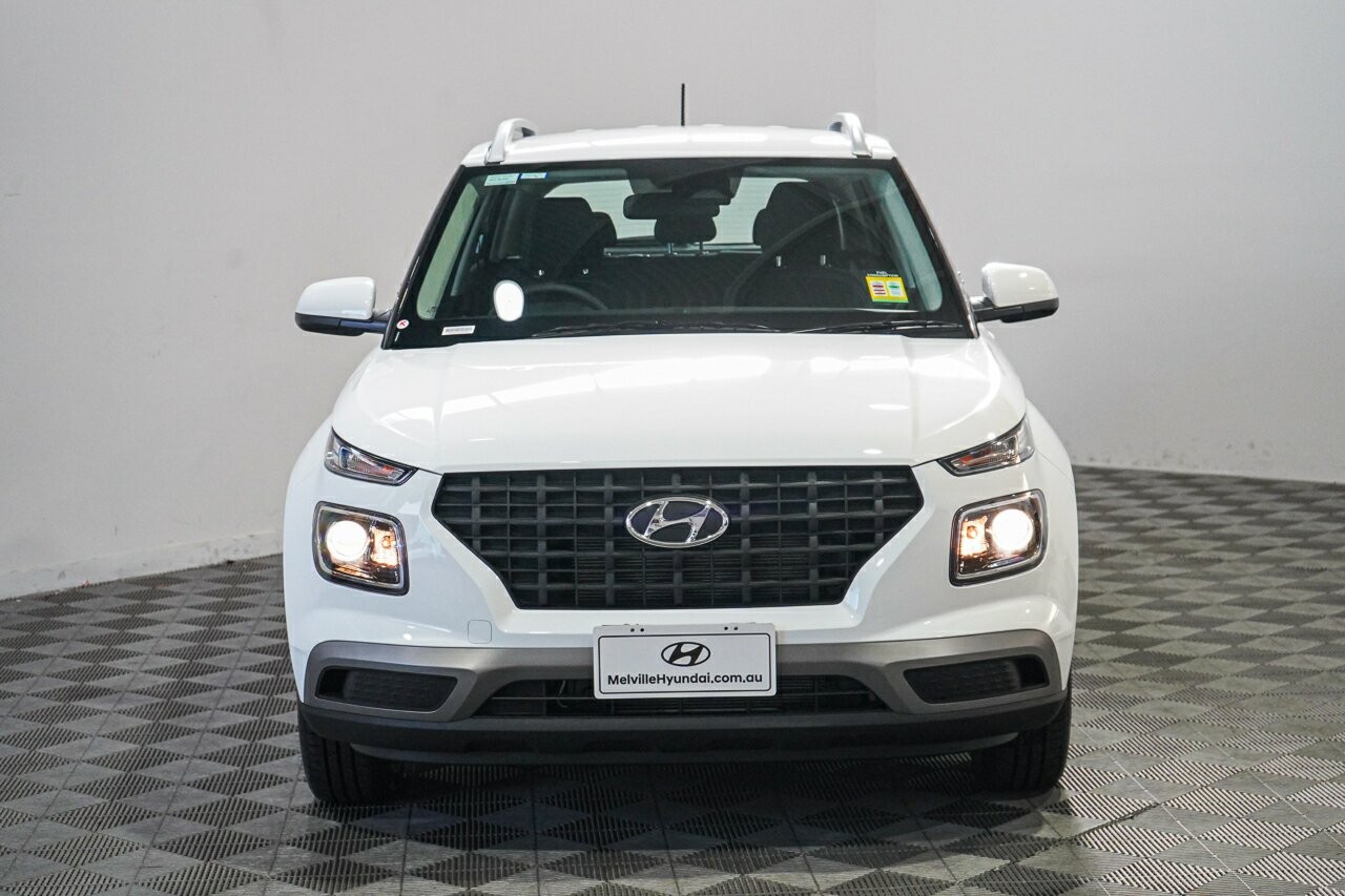 Hyundai Venue image 3