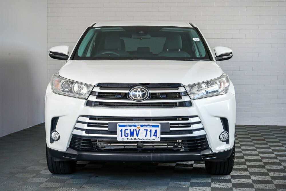 Toyota Kluger image 3