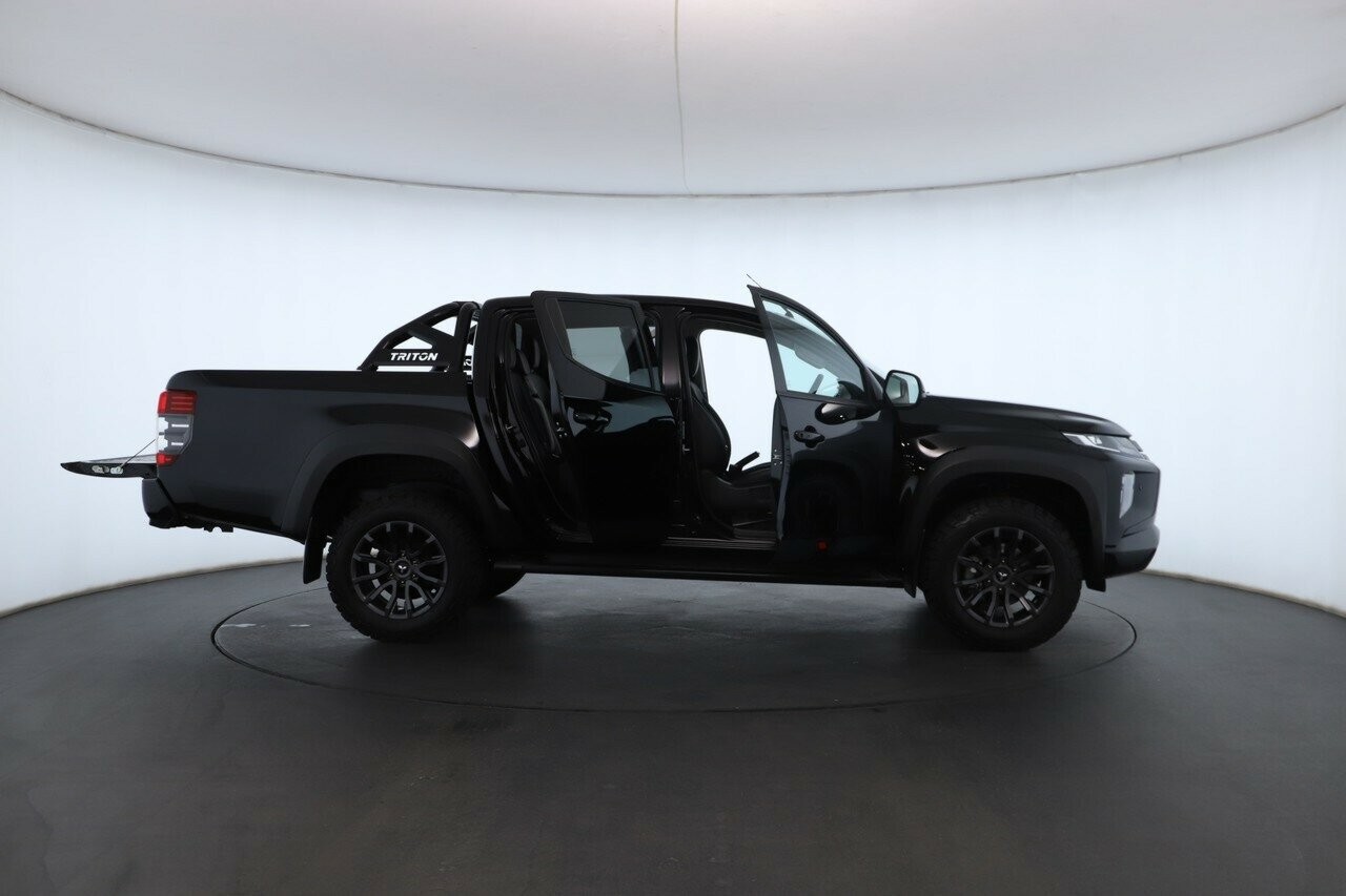 Mitsubishi Triton image 2