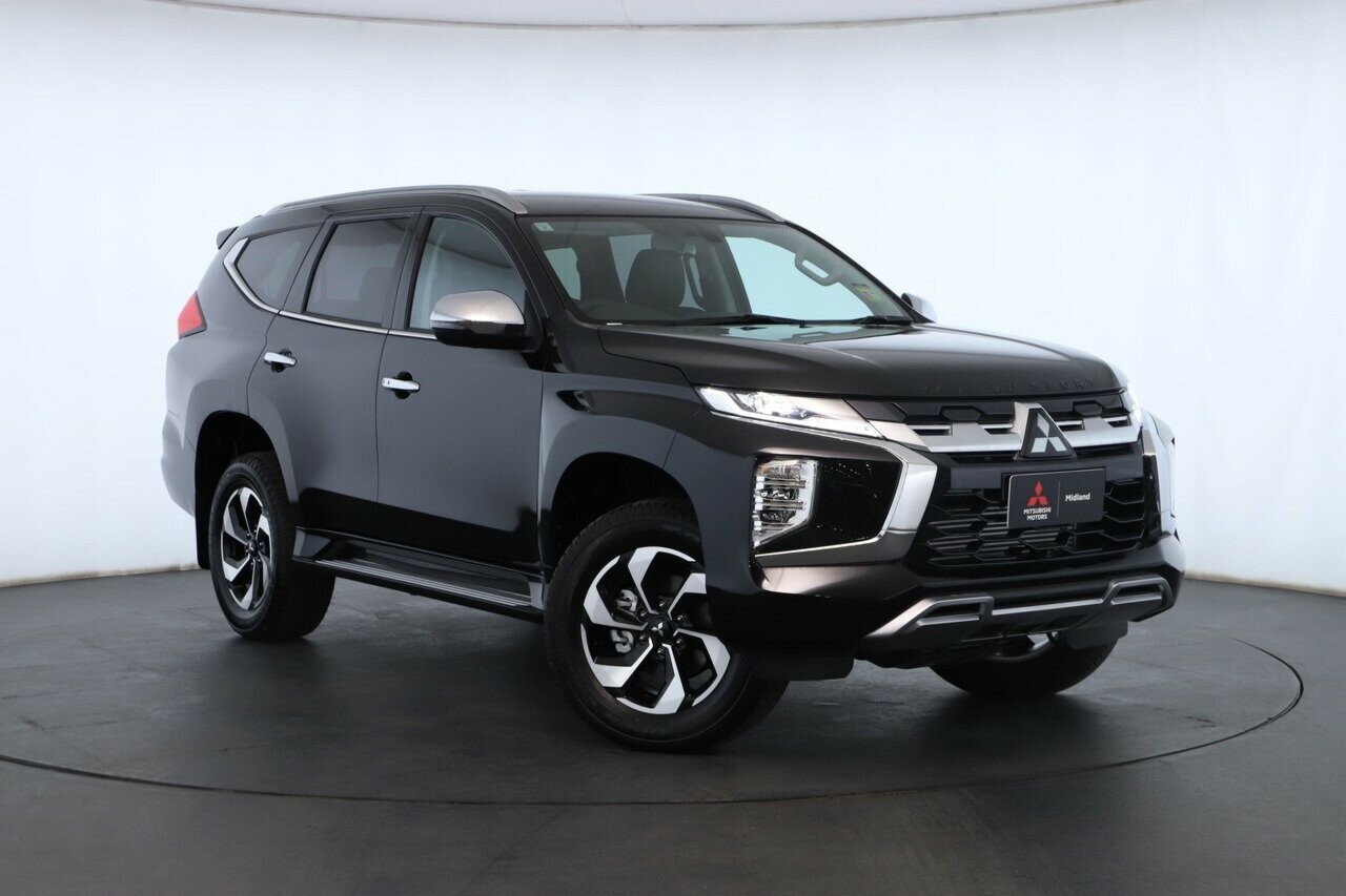 Mitsubishi Pajero Sport image 1