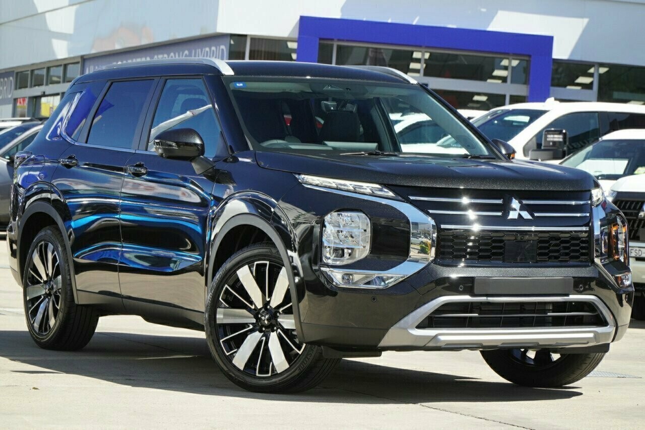 Mitsubishi Outlander image 1