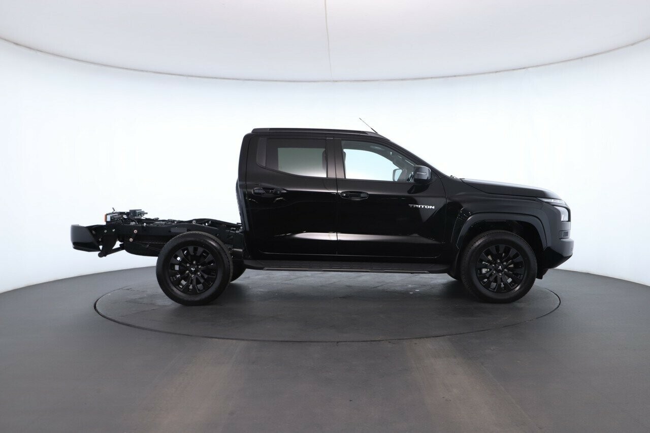 Mitsubishi Triton image 2