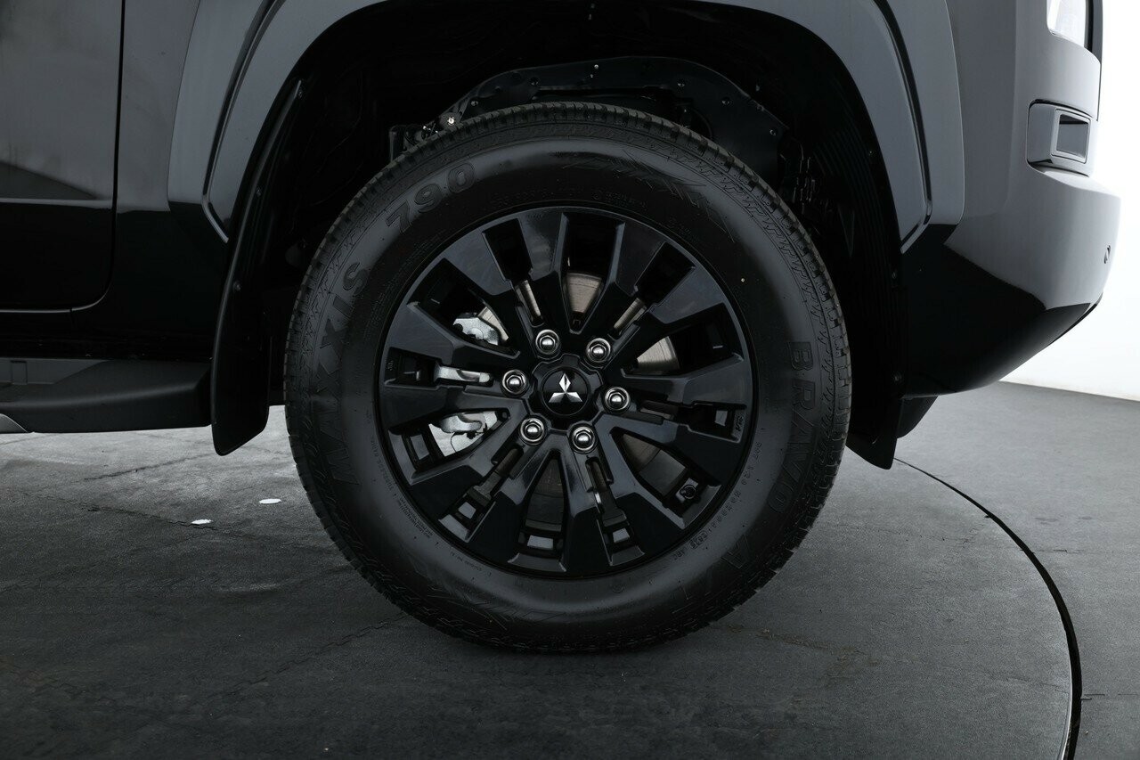 Mitsubishi Triton image 3