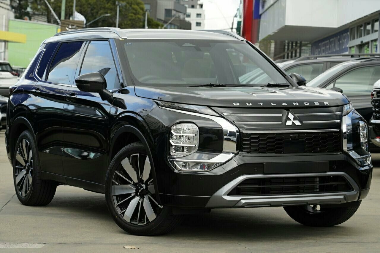 Mitsubishi Outlander image 1